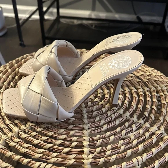 Vince Camuto Beige Woven Women's Sandals - Picture 5 of 8